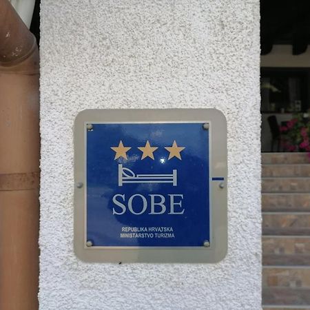 Bed and Breakfast Sulentic Sobe I Restoran à Virovitica Extérieur photo