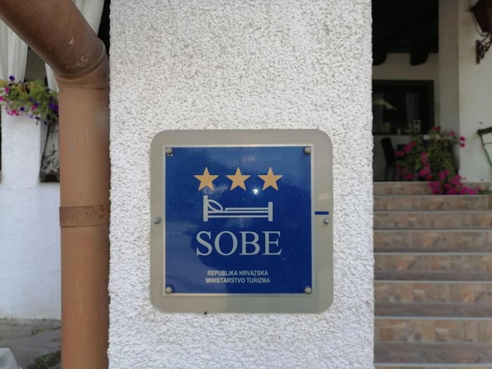 Bed and Breakfast Sulentic Sobe I Restoran à Virovitica Extérieur photo