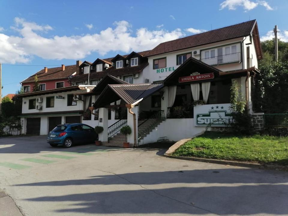 Bed and Breakfast Sulentic Sobe I Restoran à Virovitica Extérieur photo