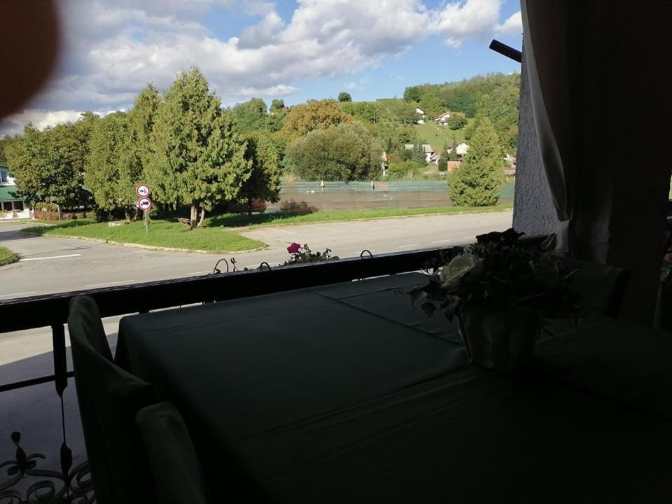 Bed and Breakfast Sulentic Sobe I Restoran à Virovitica Extérieur photo