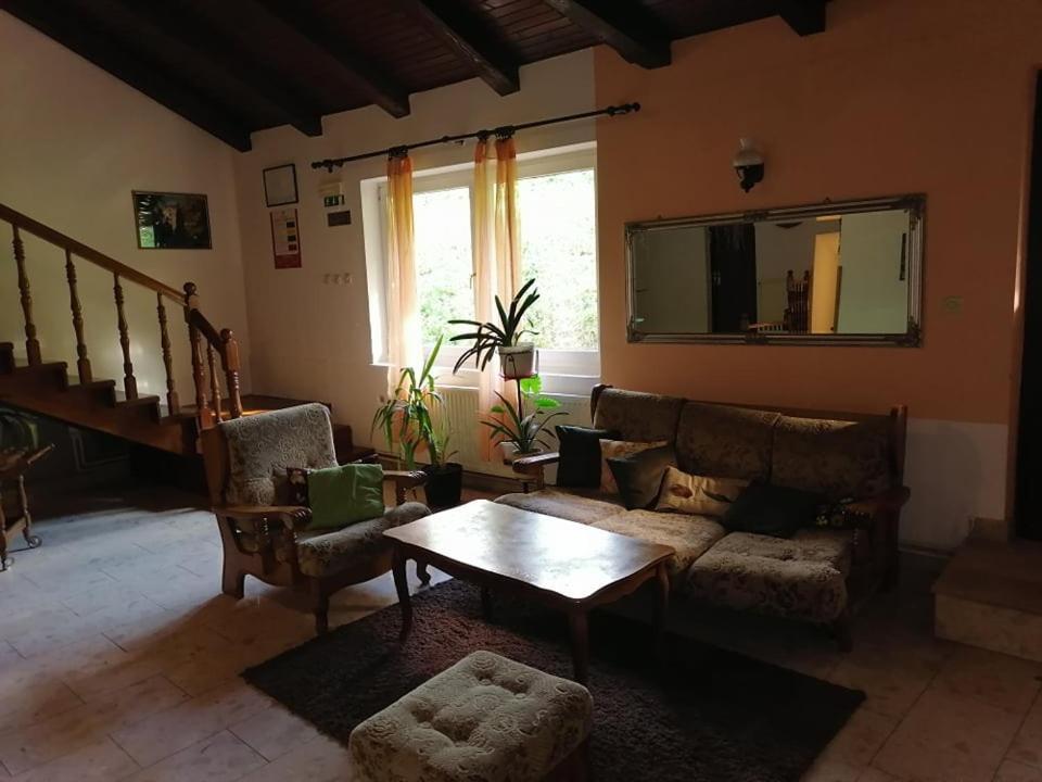 Bed and Breakfast Sulentic Sobe I Restoran à Virovitica Extérieur photo