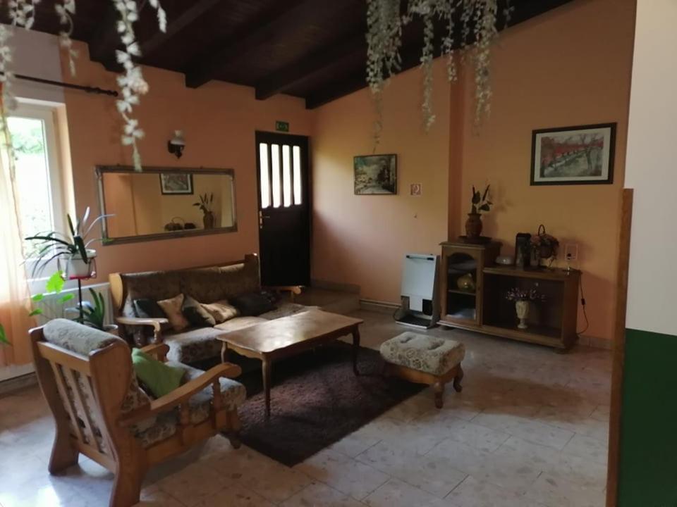 Bed and Breakfast Sulentic Sobe I Restoran à Virovitica Extérieur photo