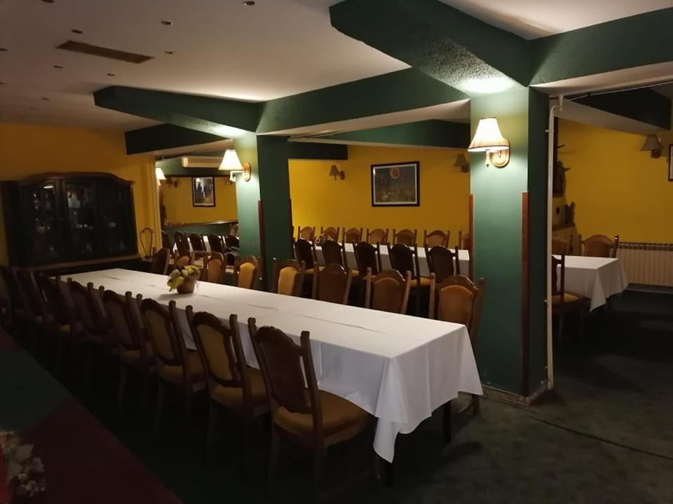 Bed and Breakfast Sulentic Sobe I Restoran à Virovitica Extérieur photo