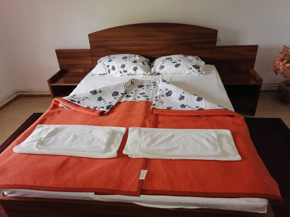 Bed and Breakfast Sulentic Sobe I Restoran à Virovitica Extérieur photo