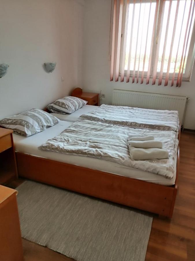 Bed and Breakfast Sulentic Sobe I Restoran à Virovitica Extérieur photo