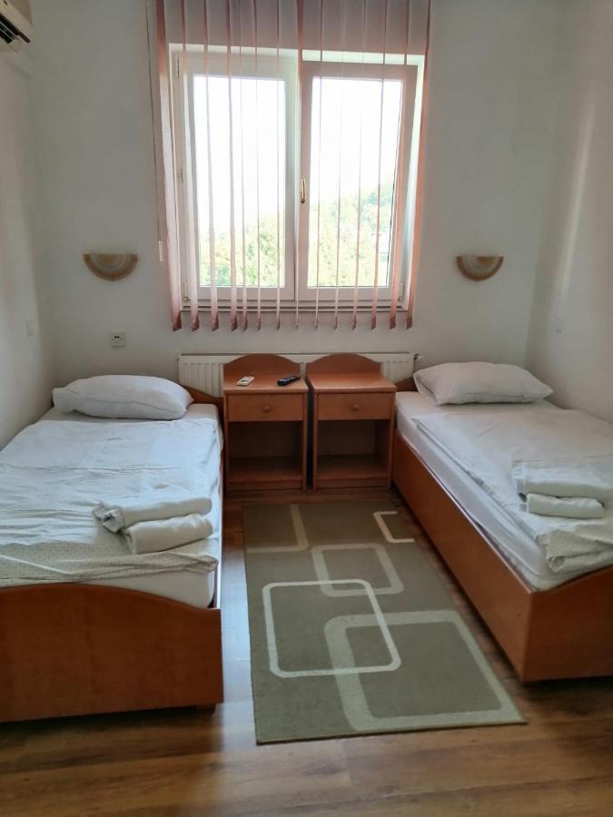 Bed and Breakfast Sulentic Sobe I Restoran à Virovitica Extérieur photo